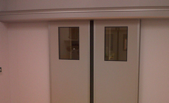 SPENLE double sliding door with windows
