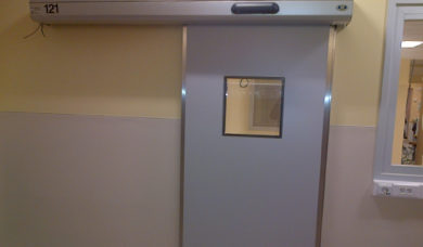 sliding door with glass for hospitals and laboratories