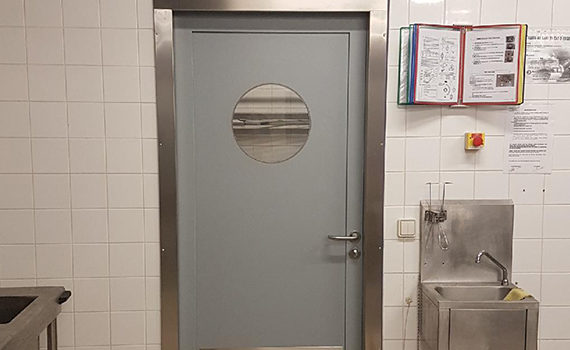 service door in polyethylene SP130 gray