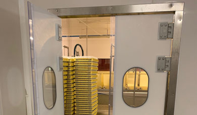 double action hinged doors in polyethylene SP800